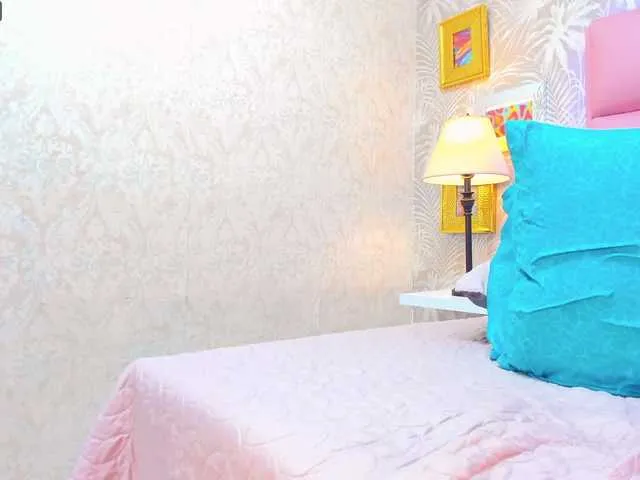 Live sex webcam photo for KellyBents #273906873