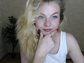 Live sex webcam photo for KellyJean #192177343