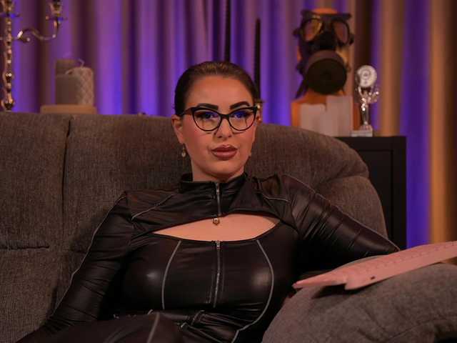 Live sex webcam photo for KellyKent #290872618