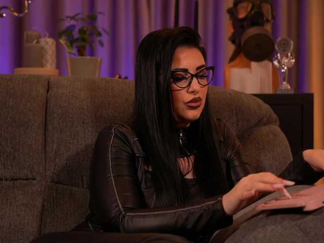 Live sex webcam photo for KellyKent #291018208