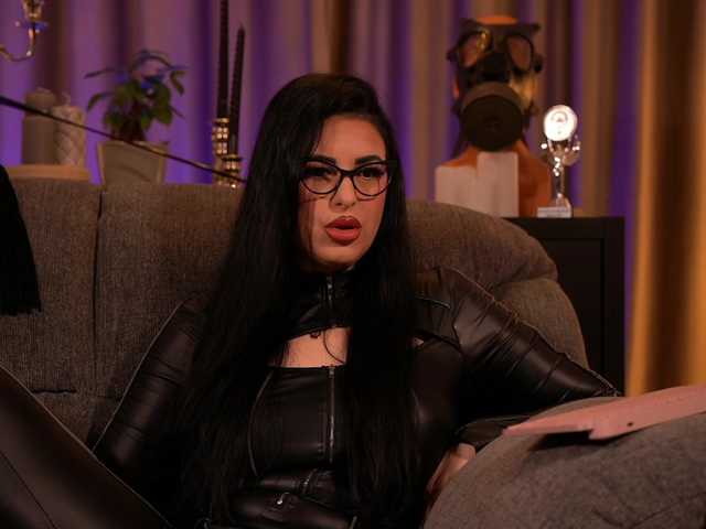 Live sex webcam photo for KellyKent #291115489