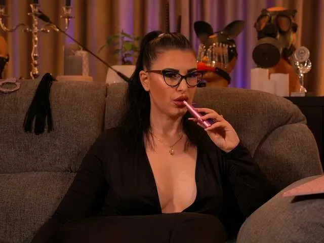 Live sex webcam photo for KellyKent #291951804