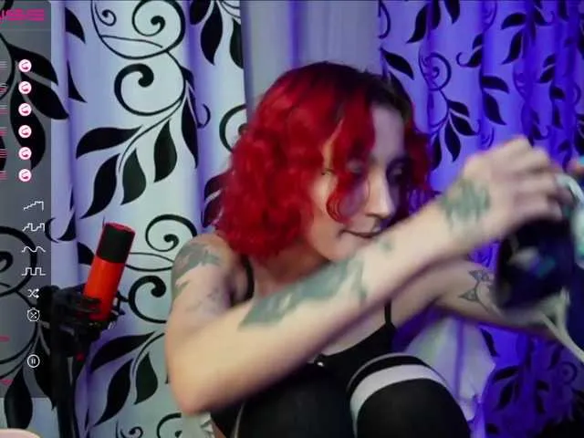 Live sex webcam photo for KellyMayWow #275829752