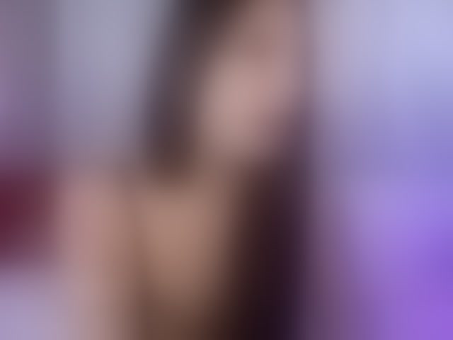 Live sex webcam photo for KellyMiller #294182544
