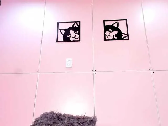 Live sex webcam photo for KellyWebber #276705662