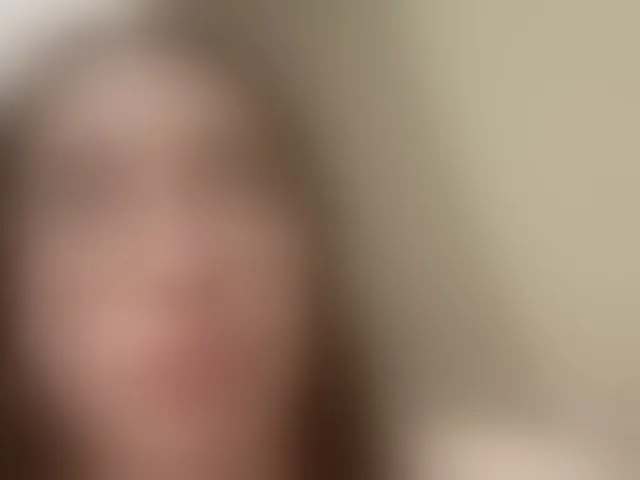 Live sex webcam photo for KellyyBeryy #292592733
