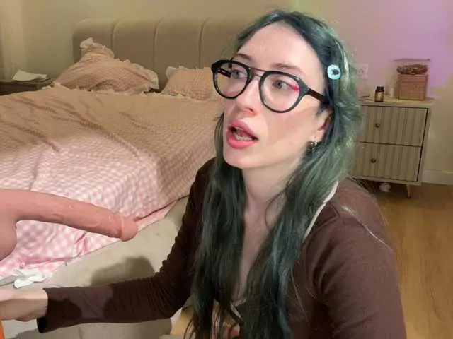 Live sex webcam photo for KellyyBeryy #293957540