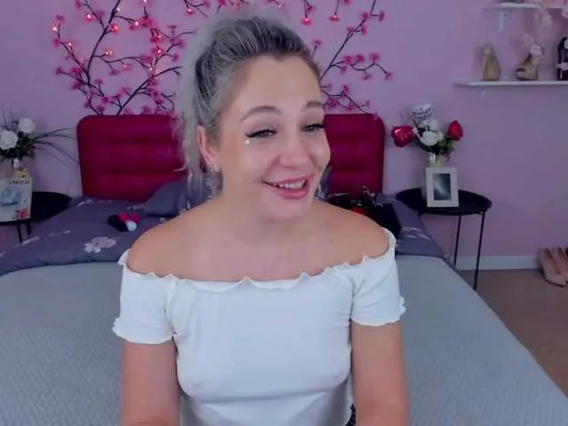 Live sex webcam photo for KelsiMorri #290630674