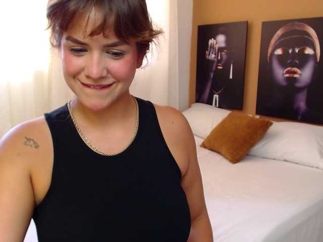 Live sex webcam photo for KemilF #275446725