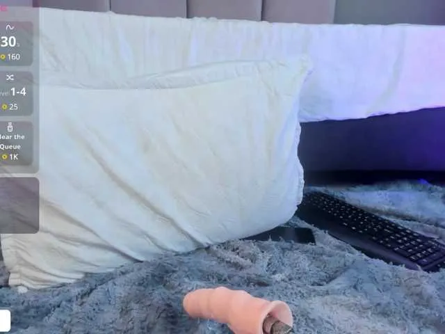 Live sex webcam photo for Kendall-19 #291545900