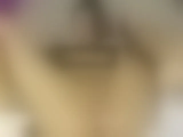 Live sex webcam photo for Kendall-19 #293321361