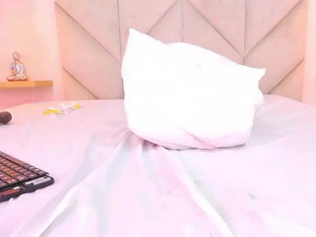 Live sex webcam photo for Kendall-Conno #273723044