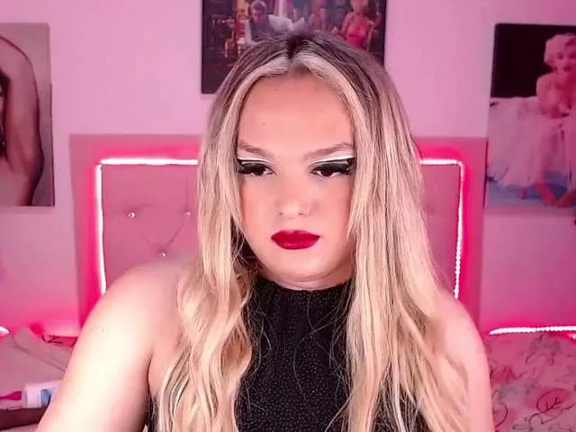 Live sex webcam photo for KendallCurkov #273285383