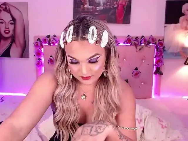 Live sex webcam photo for KendallCurkov #273649875