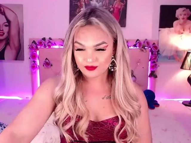 Live sex webcam photo for KendallCurkov #273682179