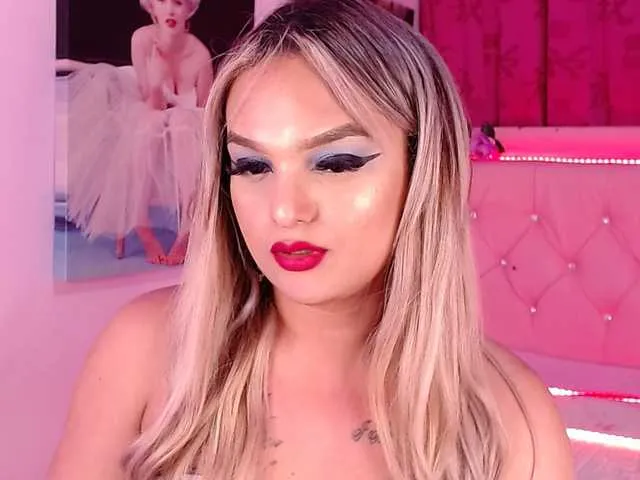 Live sex webcam photo for KendallCurkov #273918675