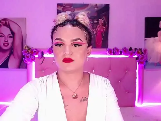 Live sex webcam photo for KendallCurkov #274215518