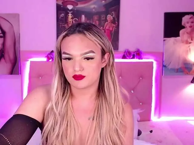 Live sex webcam photo for KendallCurkov #274264357