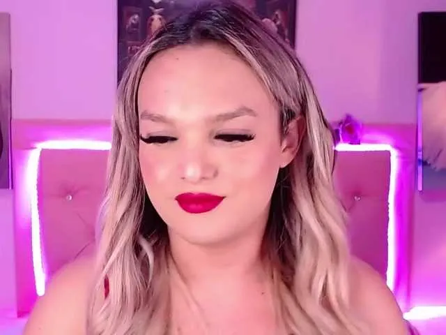 Live sex webcam photo for KendallCurkov #274325068