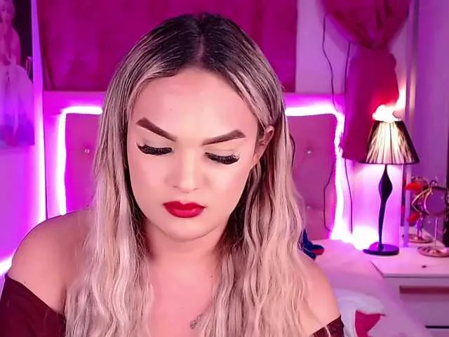 Live sex webcam photo for KendallCurkov #274369871