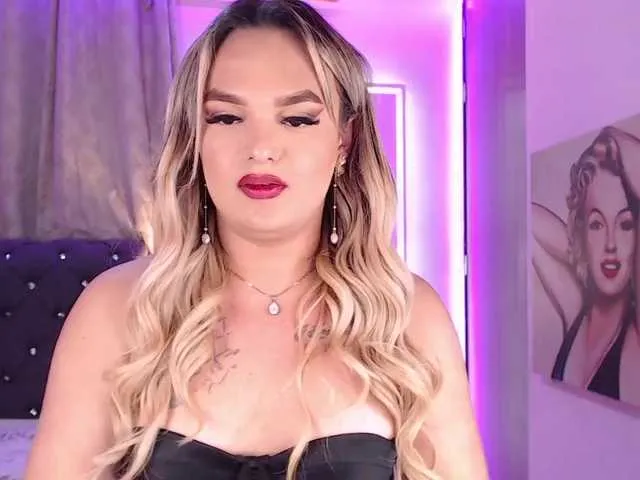 Live sex webcam photo for KendallCurkov #275343021