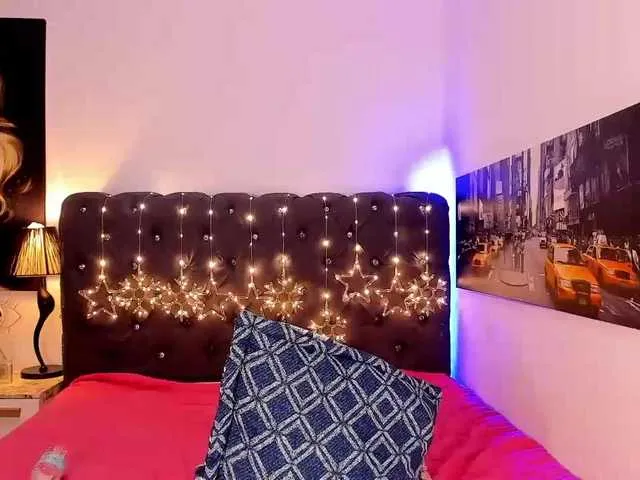 Live sex webcam photo for KendallCurkov #275593170