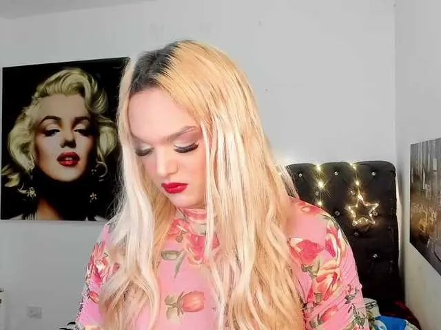 Live sex webcam photo for KendallCurkov #276379473