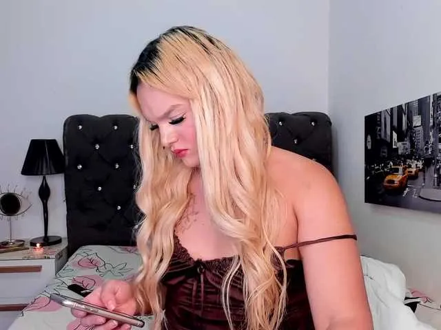 Live sex webcam photo for KendallCurkov #276511546