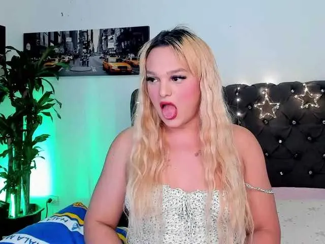 Live sex webcam photo for KendallCurkov #276741613