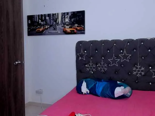 Live sex webcam photo for KendallCurkov #276829650
