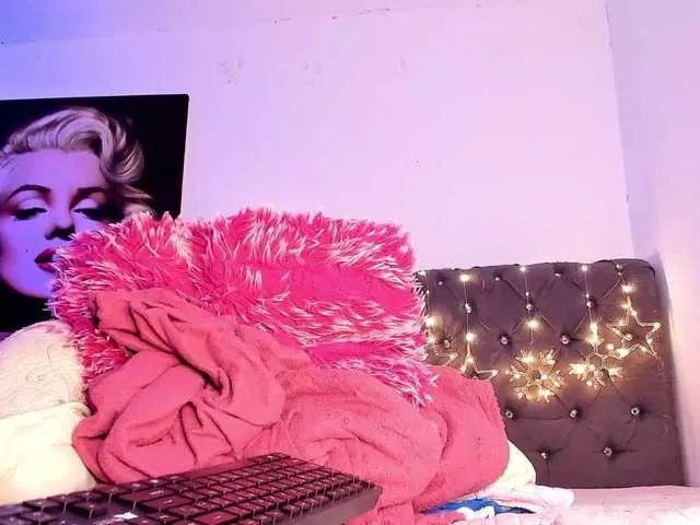 Live sex webcam photo for KendallCurkov #277432408