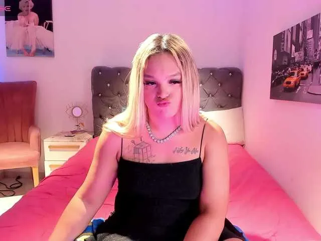 Live sex webcam photo for KendallCurkov #290523726