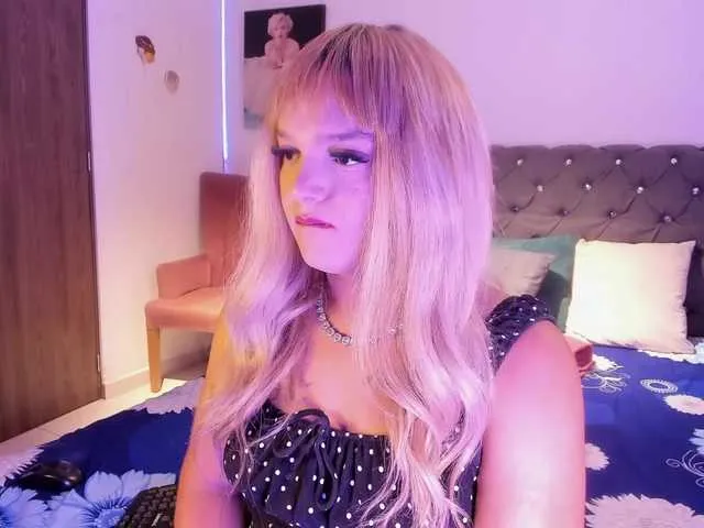 Live sex webcam photo for KendallCurkov #291175965