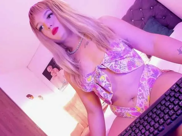 Live sex webcam photo for KendallCurkov #291321744