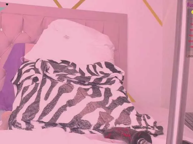 Live sex webcam photo for KendallPeach #272993454