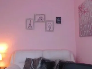 Live sex webcam photo for KendallRise #146295135
