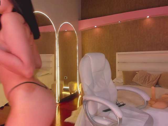 Live sex webcam photo for KendallRise #272630643