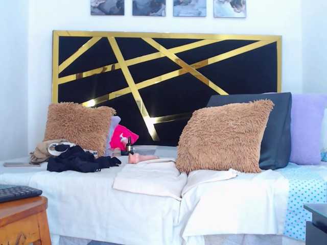 Live sex webcam photo for Kendalltaylor #275920292