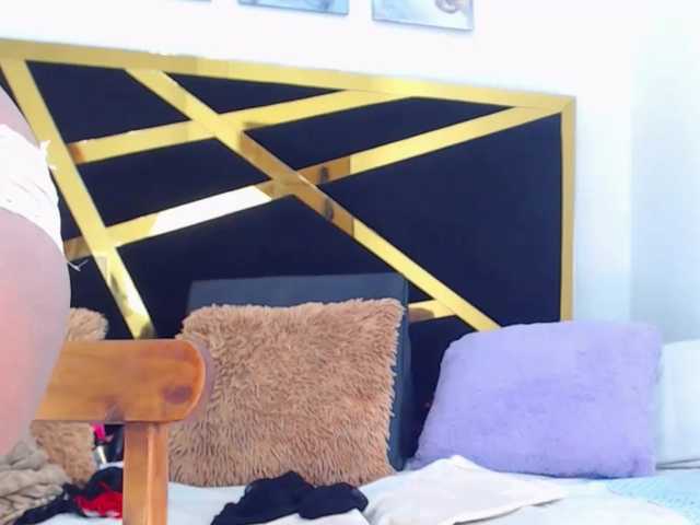 Live sex webcam photo for Kendalltaylor #275929682