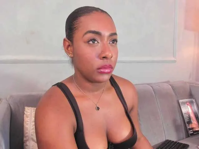 Live sex webcam photo for Kendallbleer #290792176