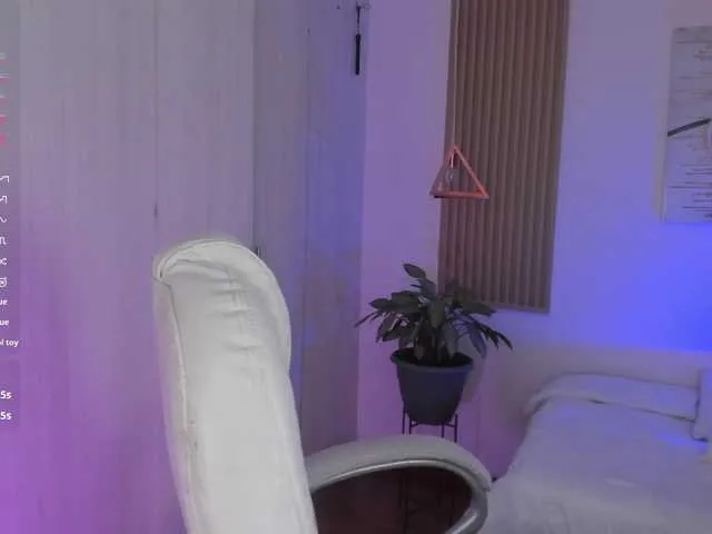 Live sex webcam photo for Kendallbonnyy #290947194