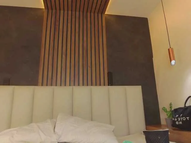 Live sex webcam photo for Kendalmiller #291049768