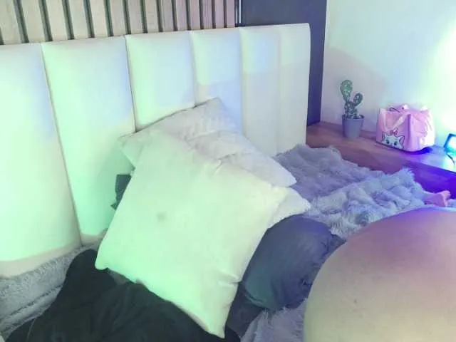 Live sex webcam photo for Kendalmiller #291640101