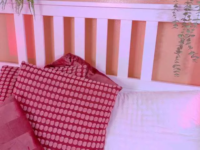 Live sex webcam photo for Kendalmiller #292396230