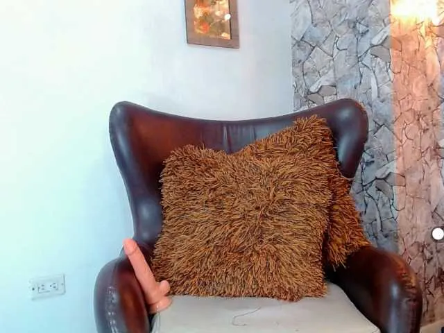 Live sex webcam photo for Kendalsexhot #276057479