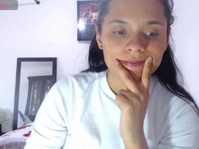 Live sex webcam photo for Kendra-018 #291240241