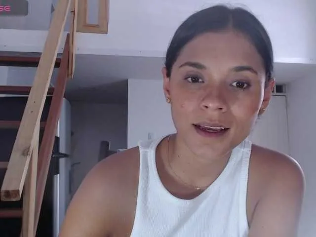 Live sex webcam photo for Kendra-018 #291454595