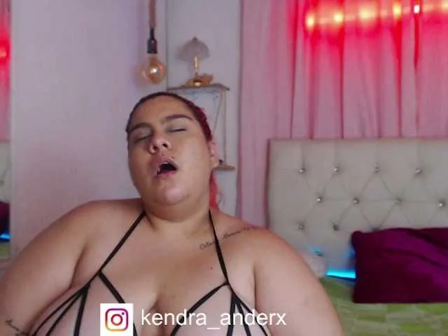 Live sex webcam photo for Kendra-live #272078729