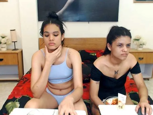 Live sex webcam photo for KendraAndMishel #277179774