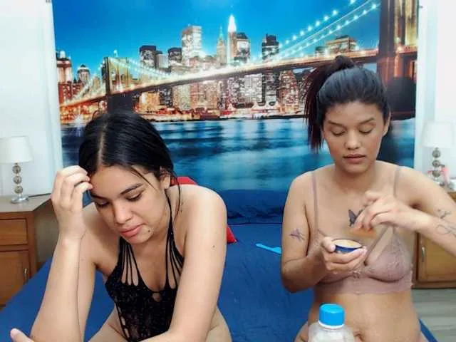 Live sex webcam photo for KendraAndMishel #290561121